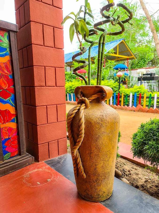 Panchobon Art Resort Shanti Niketan Luaran gambar