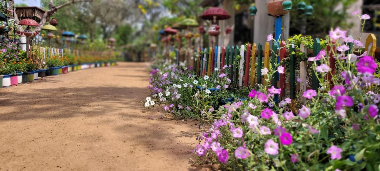 Panchobon Art Resort Shanti Niketan Luaran gambar