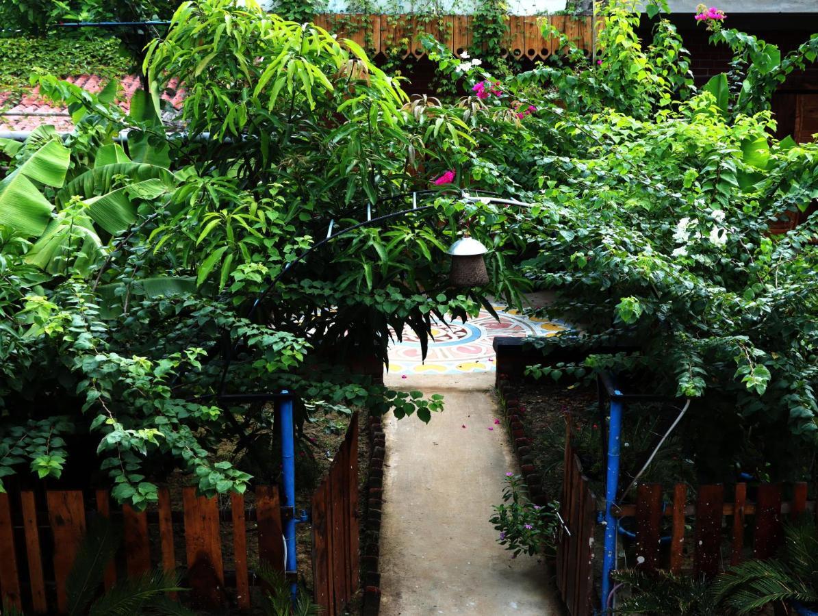 Panchobon Art Resort Shanti Niketan Luaran gambar